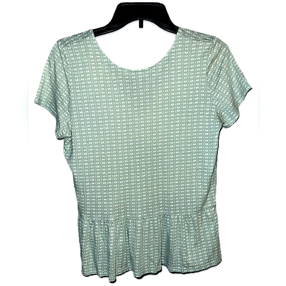 Loft Women's Sage green White Bow Patterned Peplum Top with V cut back. SZ Med.